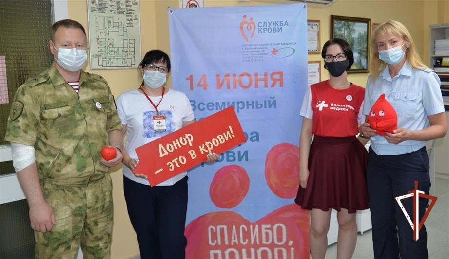 В Югре Росгвардия поддержала донорскую акцию