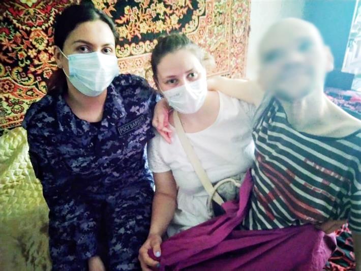 В Санкт-Петербурге сотрудники Росгвардии оказали содействие благотворительной организации и навестили одного из её подопечных
