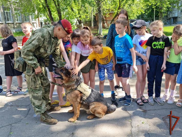 В Сибирском округе Росгвардии проходят тожественные мероприятия, посвящённые Дню России