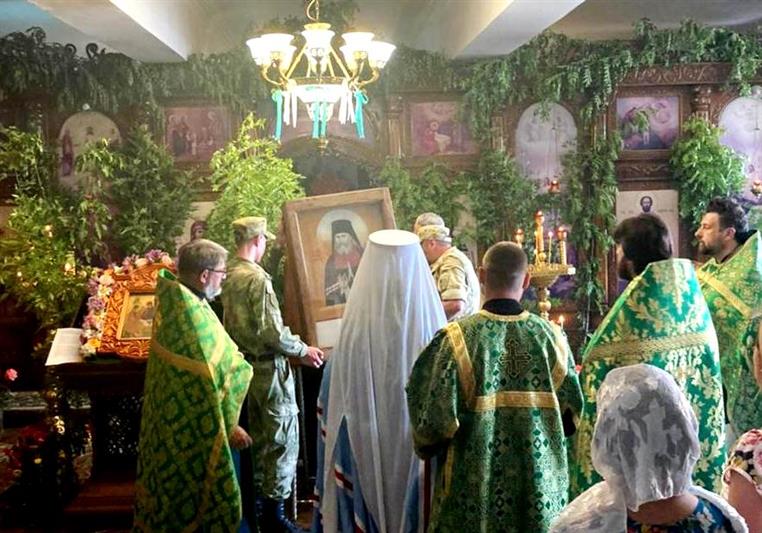 Росгвардейцы доставили православные святыни в храмы по обе стороны Крымского моста