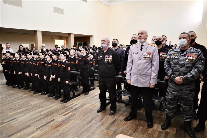 В Санкт-Петербурге сотрудники транспортного ОМОН взяли шефство над учениками кадетских классов