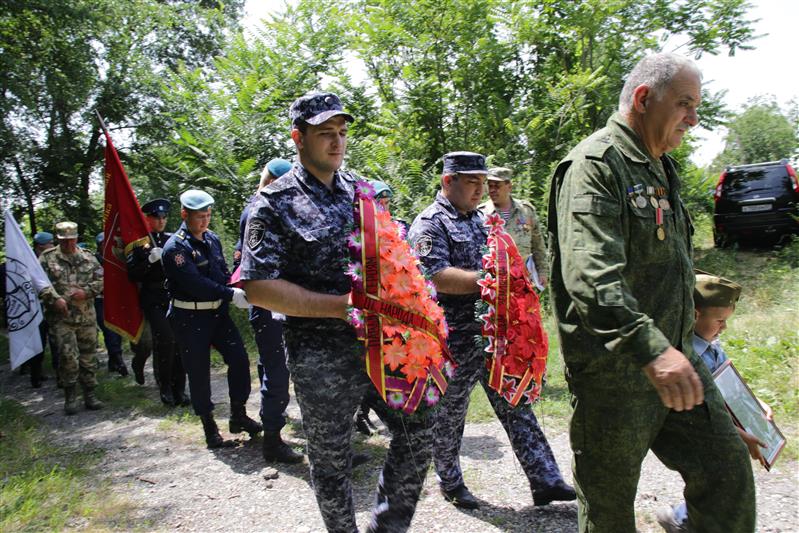 Росгвардейцы Кабардино-Балкарии приняли участие в акции «На страже памяти»