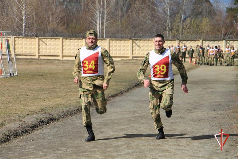 Росгвардейцы Уральского округа сдали контрольную проверку