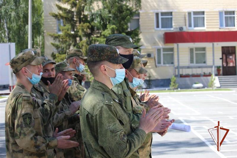 Росгвардия на Урале продолжает участие в патриотических мероприятиях, посвященных Дню России 