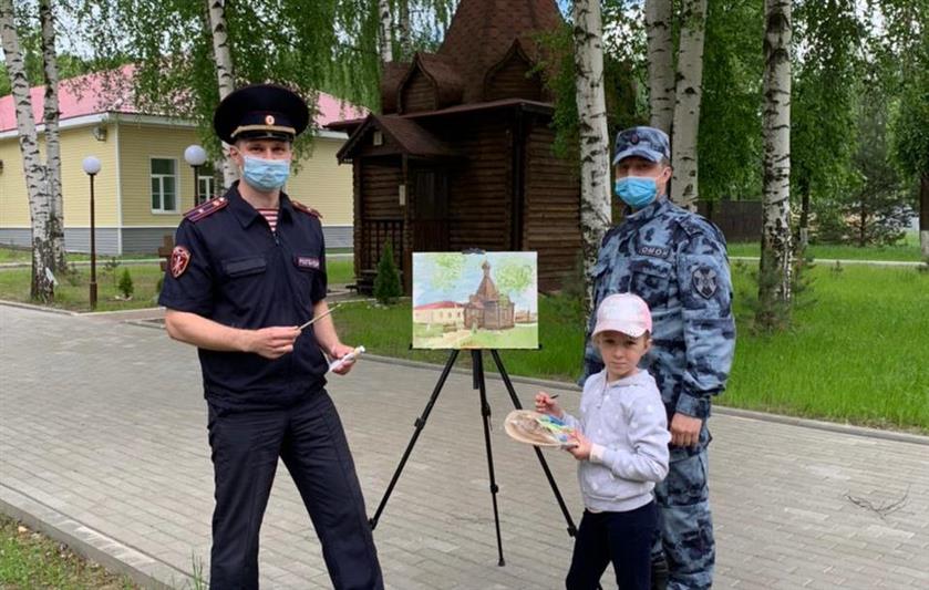 Ярославские росгвардейцы исполнили мечту юной художницы