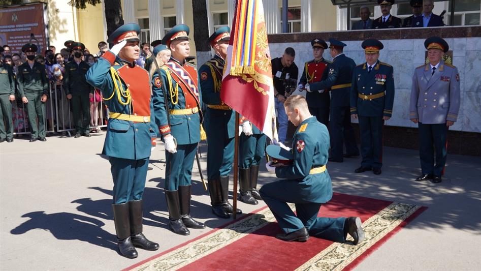 В Саратовском военном институте войск национальной гвардии РФ состоялся выпуск офицеров