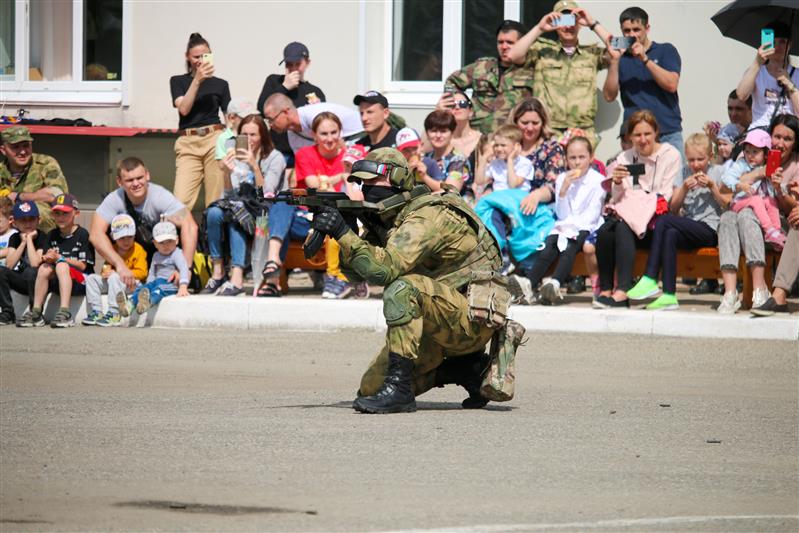 В Северо-Кавказском округе Росгвардии прошли праздничные мероприятия по случаю Дня защиты детей (фото)