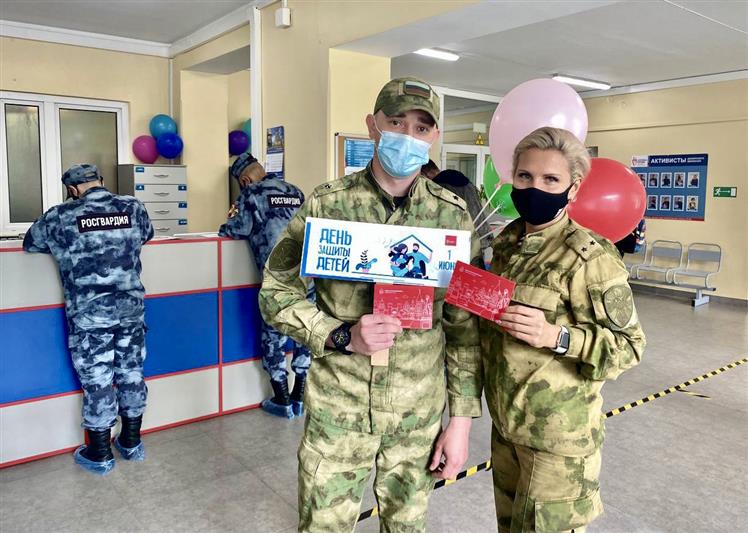 В Калининграде сотрудники и военнослужащие Росгвардии приняли участие в донорской акции «Чужих детей не бывает!»