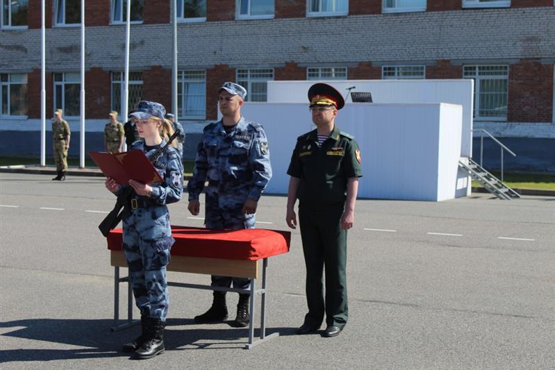 В Ленинградской области состоялся выпуск сотрудников ОМОН,  прошедших обучение в Центре подготовки Северо-Западного округа Росгвардии 