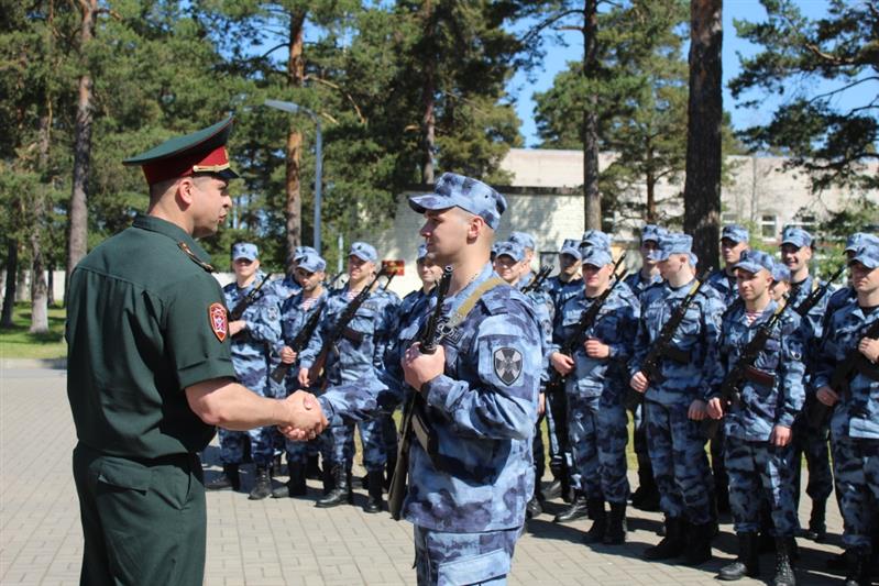 В Ленинградской области состоялся выпуск сотрудников ОМОН,  прошедших обучение в Центре подготовки Северо-Западного округа Росгвардии 