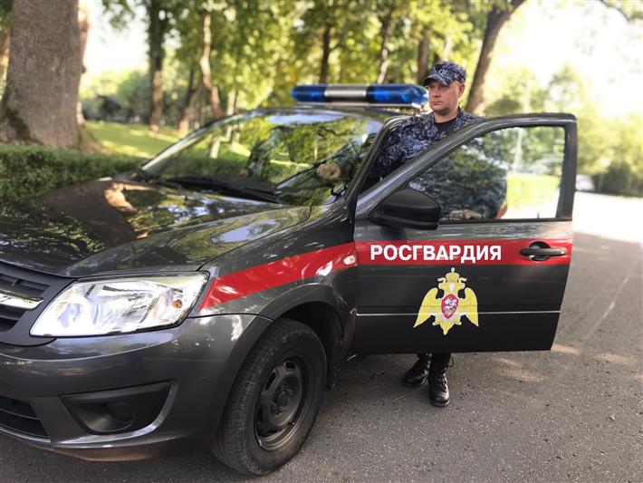 Северо-Западный округ Росгвардии обеспечивает безопасность ЕГЭ в 2,2 тыс. школ