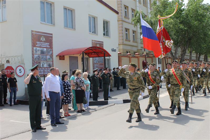 В  Калаче-на-Дону военнослужащие и ветераны Росгвардии почтили память павших сослуживцев