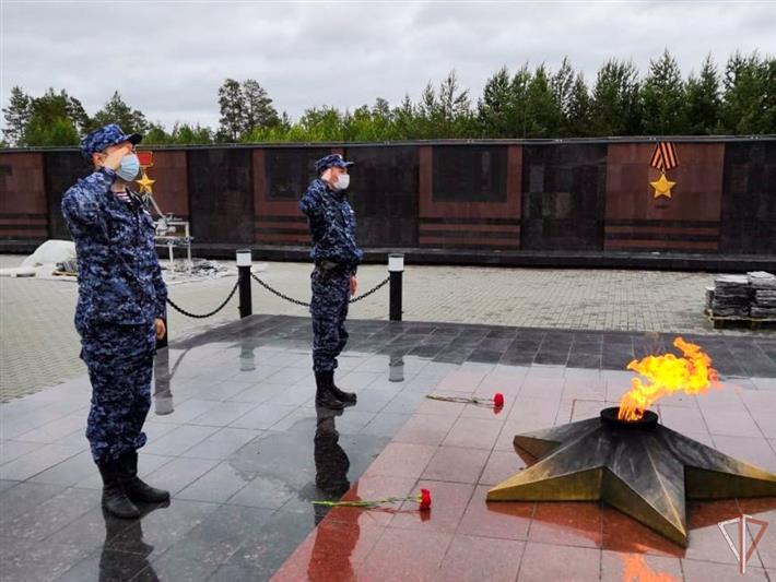 На Урале в День памяти и скорби росгвардейцы почтили память погибших в Великой Отечественной войне 