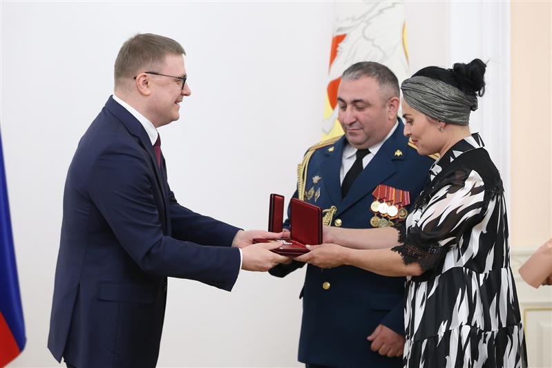 На Урале семью офицера Росгвардии наградили медалью ордена «Родительская слава» (видео)
