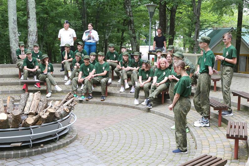 Дети росгвардейцев отправились на летний отдых в «Орленок»
