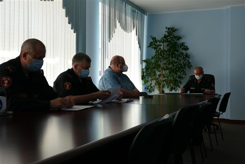 Вопросы обеспечения Росгвардией безопасности бригад скорой помощи обсудили в Омске