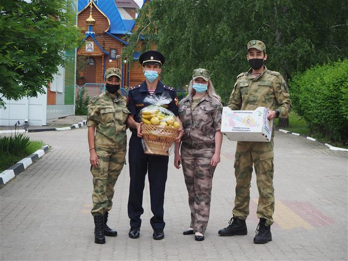 В  День защиты детей росгвардейцы навестили воспитанников Белгородского дома ребенка