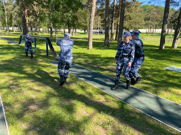 В Ленинградской области состоялся выпуск сотрудников ОМОН,  прошедших обучение в Центре подготовки Северо-Западного округа Росгвардии 