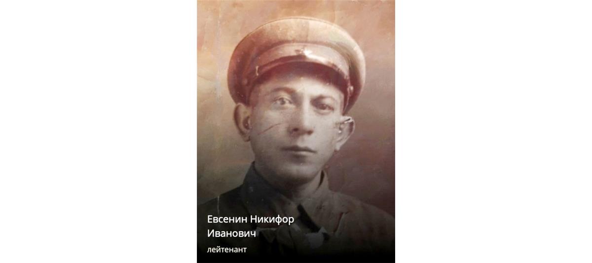 В Керчи военнослужащие Росгвардии почтили память павшего защитника города