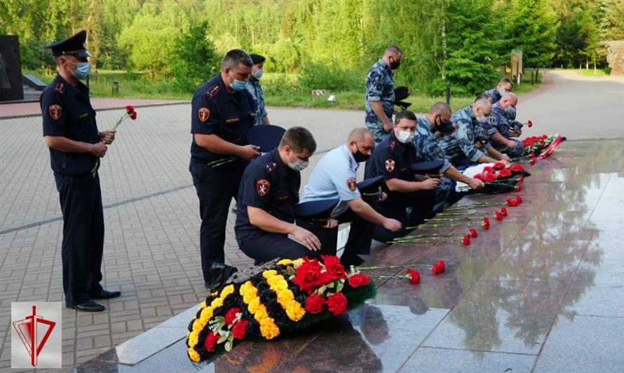 Росгвардейцы Центрального округа приняли участие в акции «Свеча памяти»