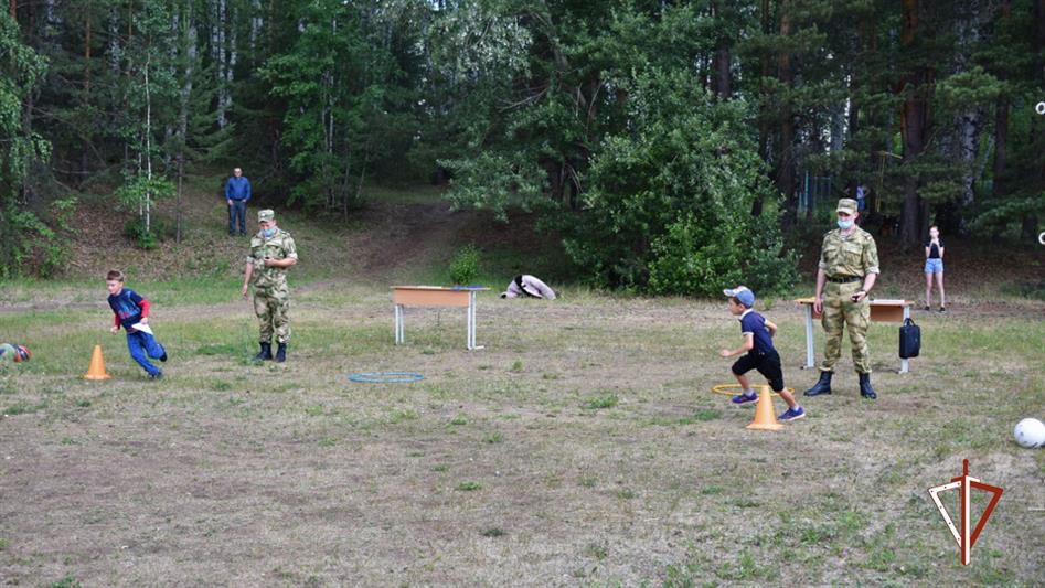 На Урале проходят мероприятия в рамках всероссийской акции «Каникулы с Росгвардией» (видео)