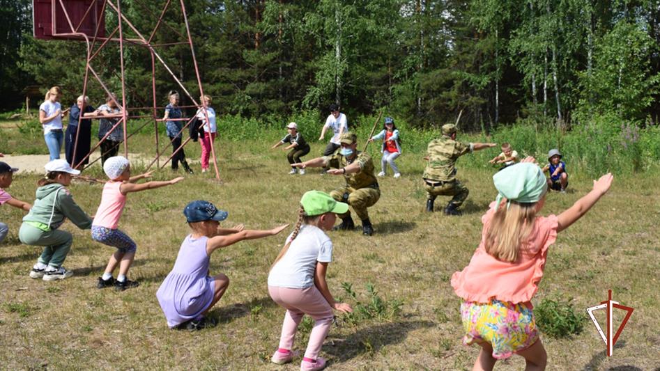 На Урале проходят мероприятия в рамках всероссийской акции «Каникулы с Росгвардией» (видео)