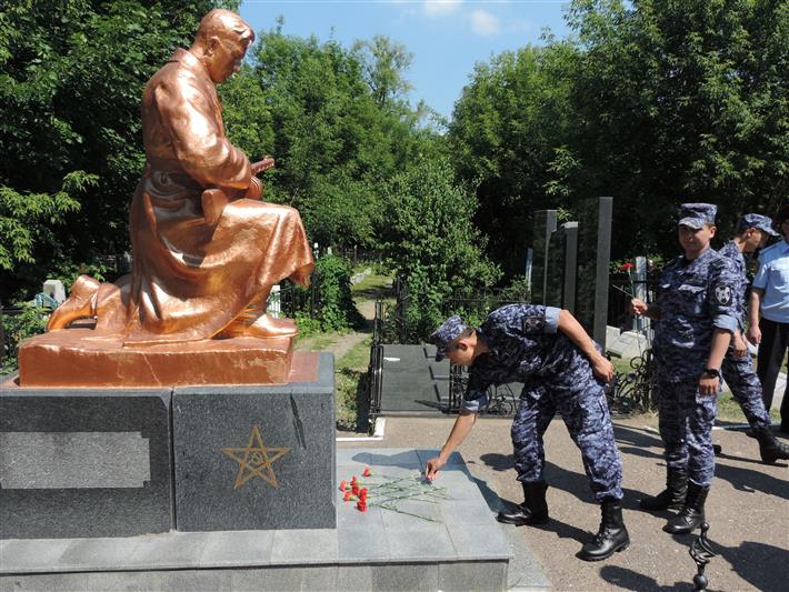 В Приволжье росгвардейцы приняли участие в акции «Свеча памяти»