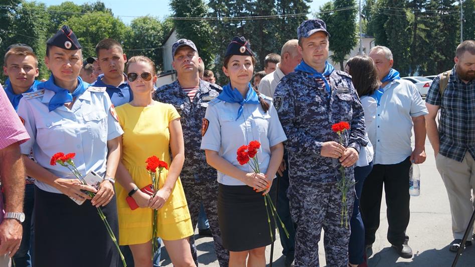 В Приволжье росгвардейцы приняли участие в акции «Свеча памяти»