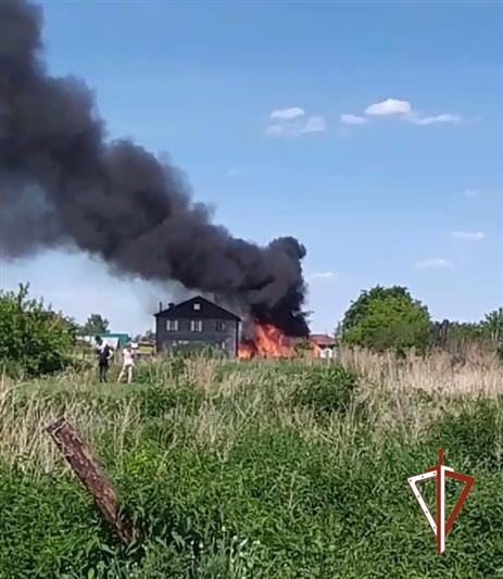 На Южном Урале сотрудники Росгвардии помогли спасти от пожара жителей Верхнеуральска