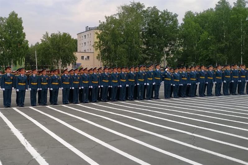 В Новосибирском военном институте Росгвардии состоялся 45-й юбилейный выпуск офицеров 