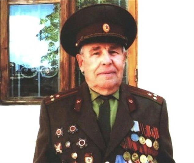 Симферопольские росгвардейцы поздравили ветерана Великой Отечественной войны с 97-летием