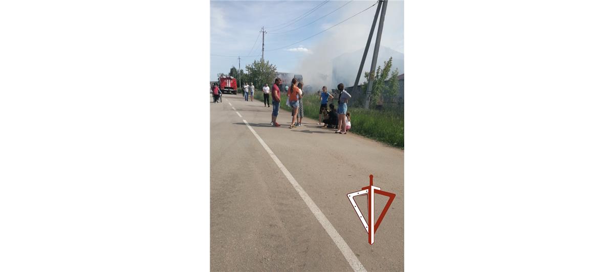 На Южном Урале сотрудники Росгвардии помогли спасти от пожара жителей Верхнеуральска