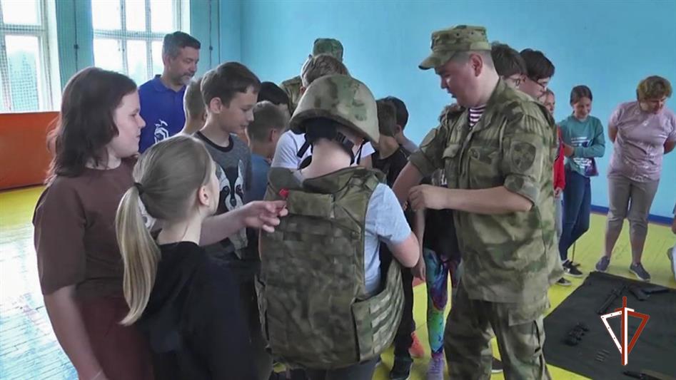 На Урале проходят мероприятия в рамках всероссийской акции «Каникулы с Росгвардией» (видео)