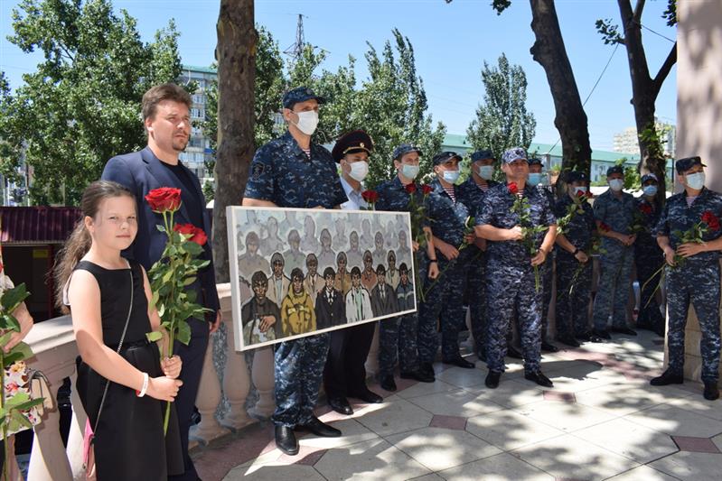 В Дагестане росгвардейцы почтили память Героя России Магомеда Нурбагандова