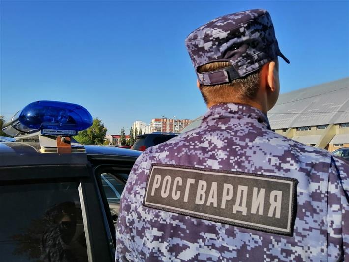 В Омске сотрудники Росгвадии задержали водителя с признаками опьянения, ставшего виновником нескольких ДТП