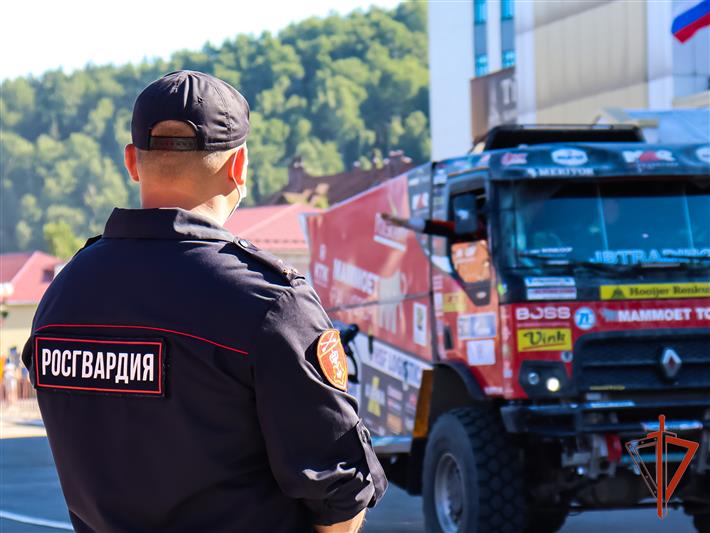 В Алтайском крае и Республике Алтай войска правопорядка обеспечивают безопасность этапов ралли «Шелковый путь – 2021» 