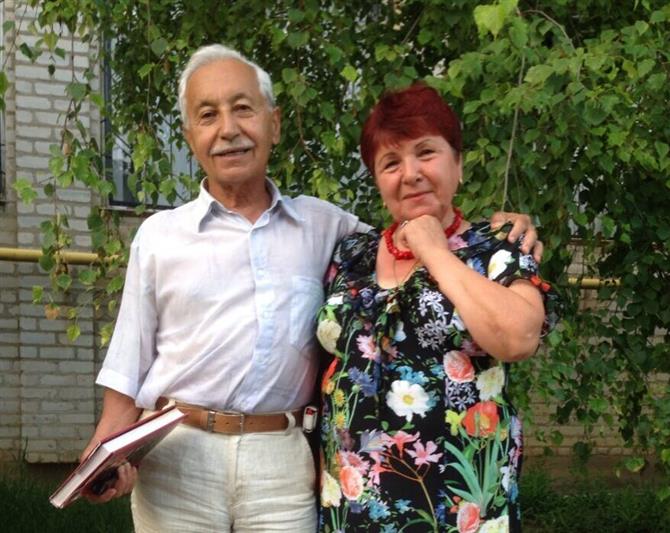 Ветеран войск правопорядка с супругой отмечают День семьи любви и верности, юбилей и изумрудную свадьбу (видео)