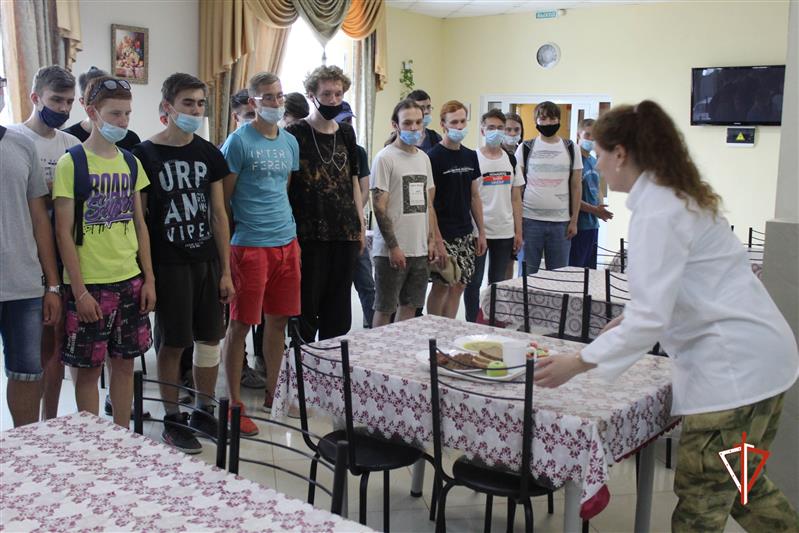 В Уральском округе продолжается проведение мероприятий в рамках всероссийского проекта «Каникулы с Росгвардией»