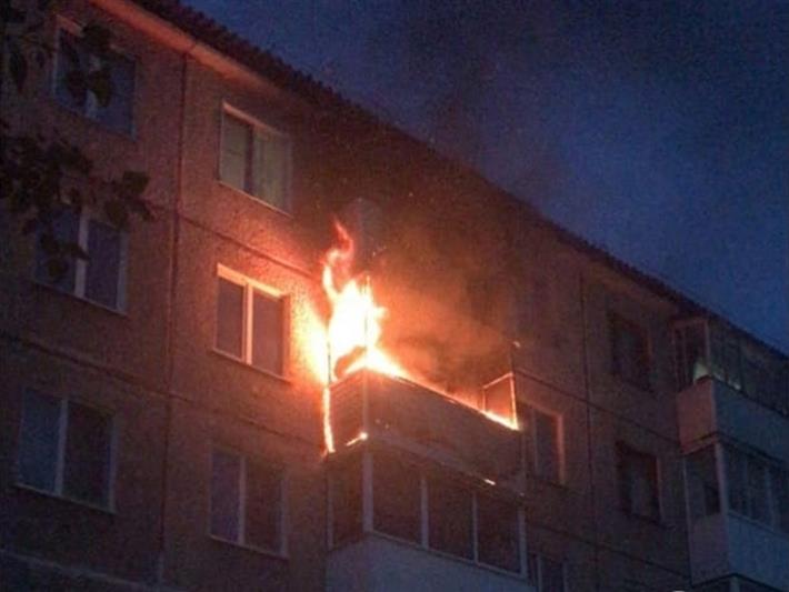 На помощь жителям горящего дома в Кузбассе пришли росгвардейцы
