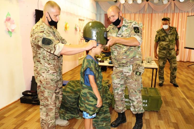 В Астрахани проходит ведомственная акция «Каникулы с Росгвардией»