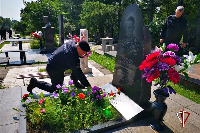 Сотрудники ОМОН «Ратибор» почтили память товарищей, погибших при исполнении служебного долга