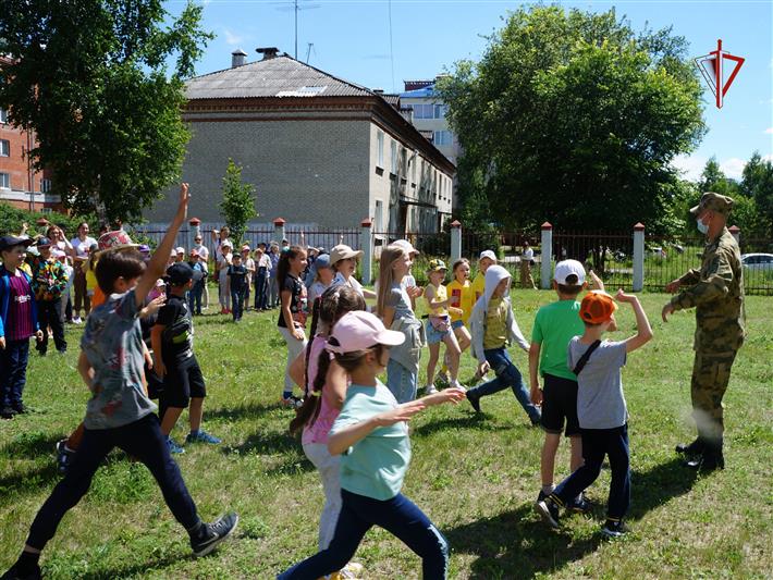 В Сибири прошли тематические мероприятия для школьников в рамках акции «Каникулы с Росвардией»