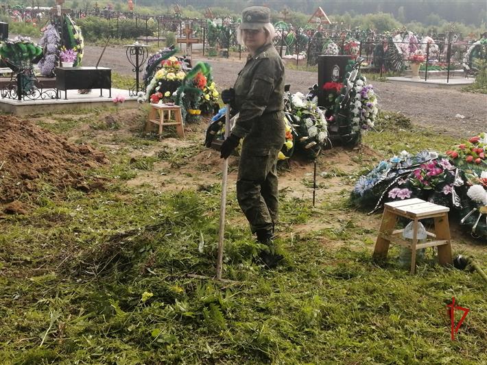Росгвардейцы продолжают облагораживать места захоронений участников Великой Отечественной войны в Томской области 