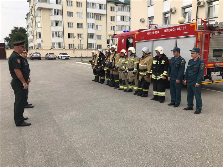  Совместные пожарно-тактические учения сотрудников Росгвардии и МЧС прошли в Нальчике 