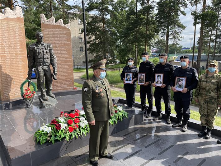 В Сибирском округе Росгвардии проходят памятные мероприятия, приуроченные ко Дню ветеранов боевых действий