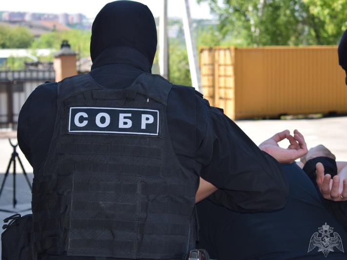 Офицеры иркутского СОБР Росгвардии пресекли деятельность нелегального игорного заведения