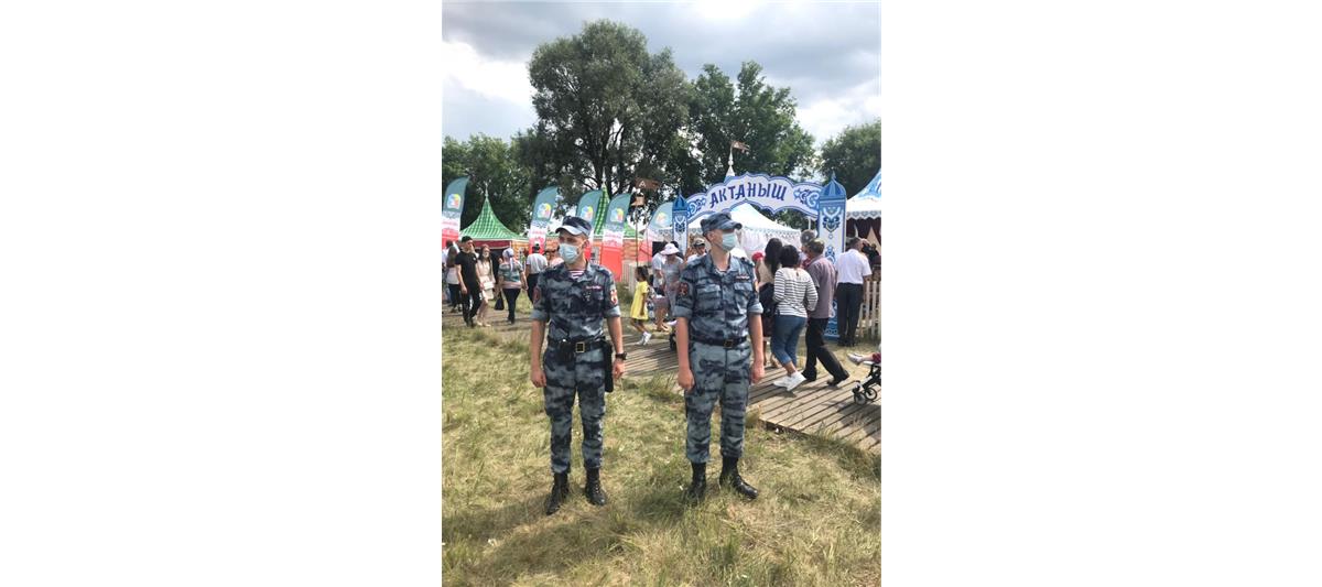 В Татарстане росгвардейцы выполнили задачи по охране общественного порядка во время проведения XI Всероссийского сельского Сабантуя 