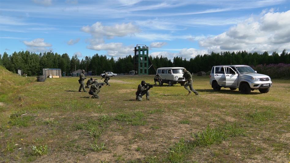 В Архангельске бойцы СОБР проводят тренировки в рамках оперативно-стратегического учения Росгвардии «Заслон 2021» ( фото, видео)