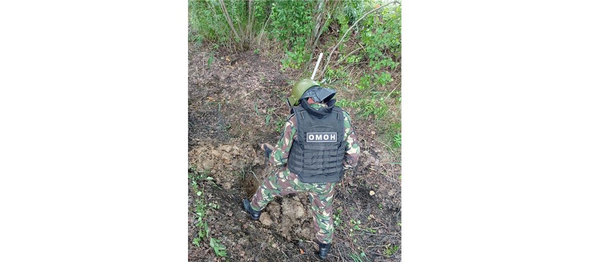 В Вологде сотрудники ОМОН Росгвардии обследовали снаряд времен Великой Отечественной войны
