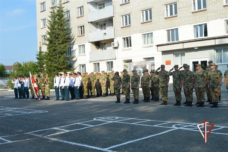 Тюменский кинологический центр Уральского округа Росгвардии отметил 19-летие со дня своего образования